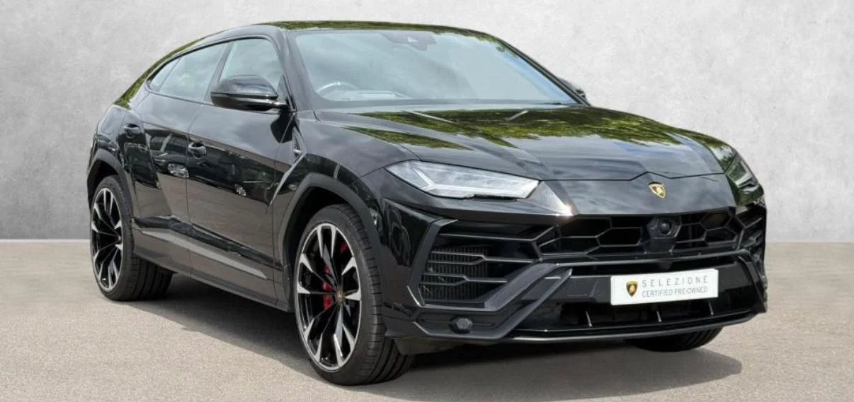 Black 2022 Lamborghini Urus